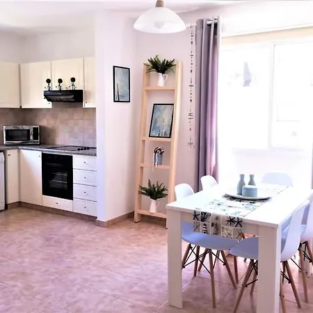 Pafia Modern Apartment *